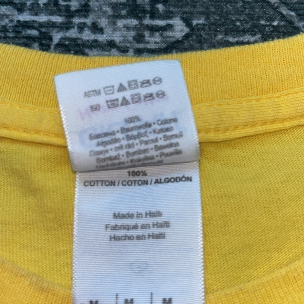 University of Kentucky women’s yellow fight song tshirt Size medium - Picture 7 of 9